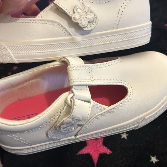 Keds Girls size 11 1/2  Daphne kids new Velcro white hard to find tennis shoes - Picture 4 of 5